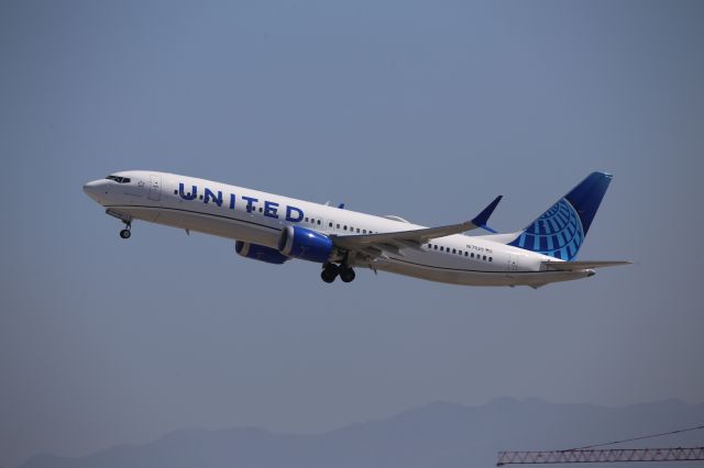 Boeing 737 MAX 9 (N17529)