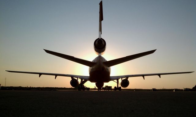 McDonnell Douglas DC-10 — - DC-10 tanker