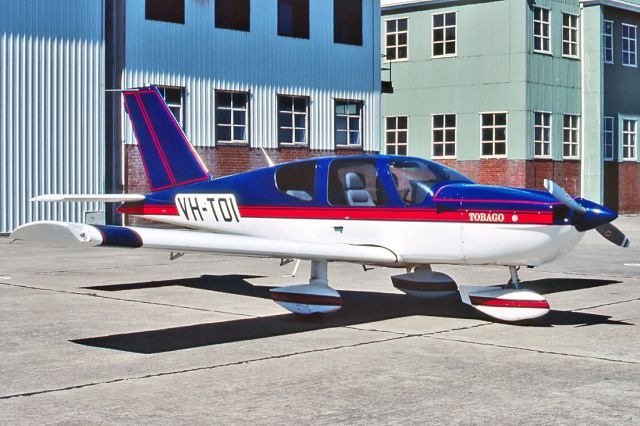 VH-TOI — - SOCATA TB-10 TOBAGO - REG _ VH-TOI (CN 635) - PARAFIELD AIRPORT ADELAIDE SA. AUSTRALIA - YPPF 4/2/1989