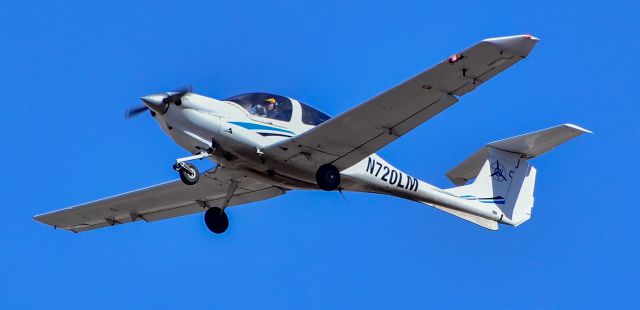 Diamond Star (N720LM) - N720LM 2006 DIAMOND DA 40 s/n 40.720 - North Las Vegas Airport  KVGTbr /Photo: TDelCorobr /February 5, 2025