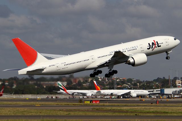 Boeing 777-200 — - 24 NOV 2012