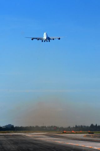 Boeing 747-200 (N6009F) - Boeing, test flight 523 heavy departing off 30L and climbing for 1500.