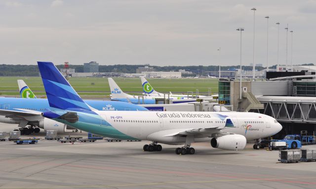Airbus A330-200 (PK-GPH) - Garuda Indonesia Airbus A330-243 PK-GPH in Amsterdam Schiphol Airport