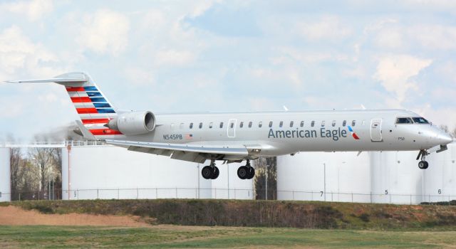 Canadair Regional Jet CRJ-700 (N545PB) - 3/13/16