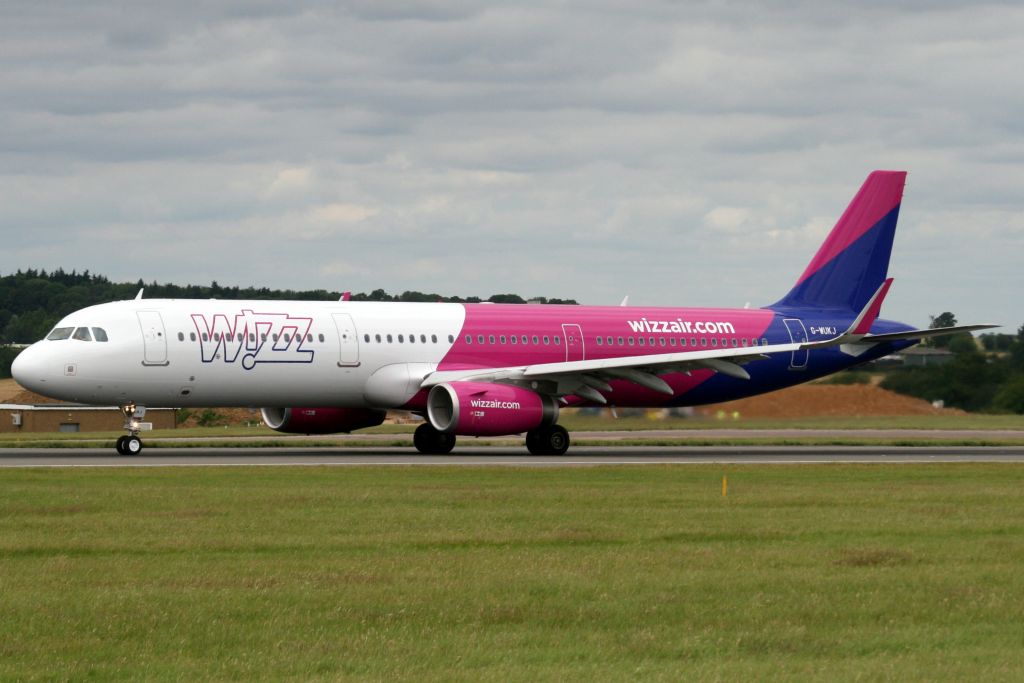 Airbus A321 (G-WUKJ) - Departing rwy 26 on 1-Jul-19 operating flight WUK5004 to EPKK.