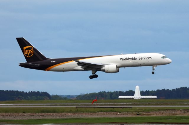 Boeing 757-200 (N419UP)