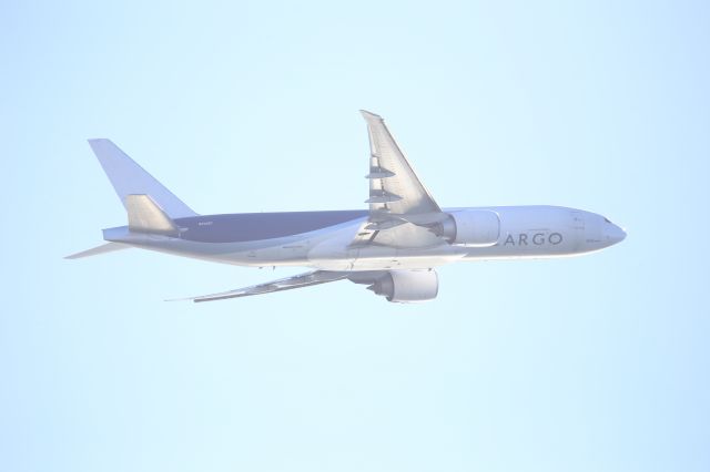 BOEING 777-200LR (N703GT)