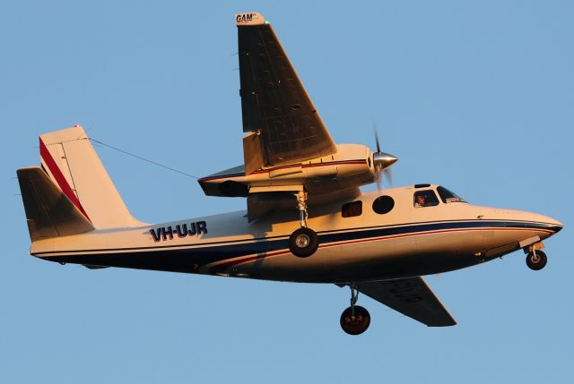 Aero Commander 500 (VH-UJR)