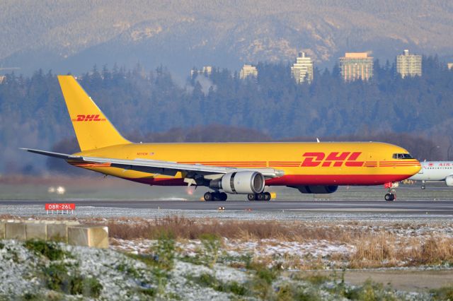 BOEING 767-300 (N371CM)