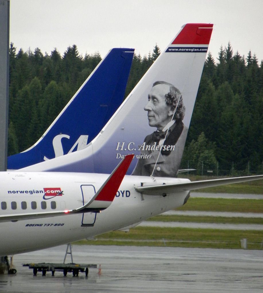Boeing 737-800 (LN-DYD)