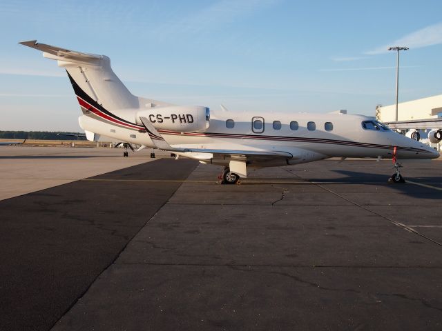 Embraer Phenom 300 (CS-PHD)