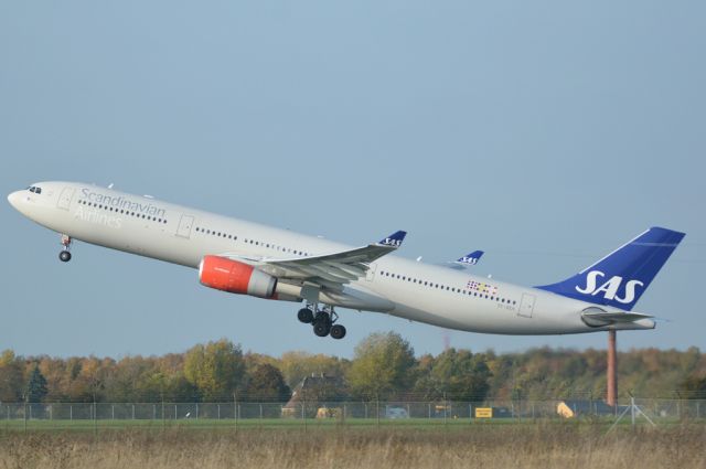 Airbus A330-300 (SE-REH) - Photo taken from St. Magleby