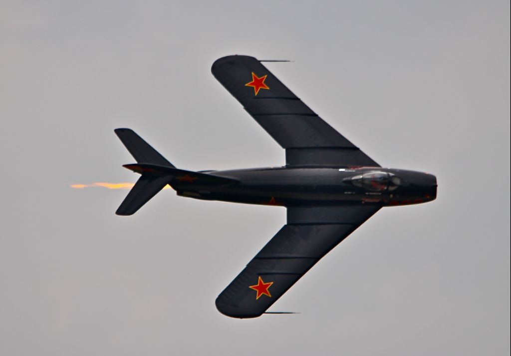 MIKOYAN MiG-17 (N406DM) - MIG 17,FRESCO at Thunder over Michigan,2011