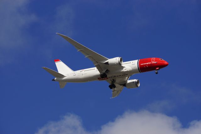 Boeing 787-8 (EI-LNC) - Nor Shuttle on approach to KFLL in daylight due to maintenance delay in Copenhagen. Straight from the camera moments ago. I beat anyone in the KFLL area today??