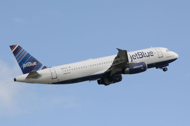 Airbus A320 (N621JB) - JetBlue Flight 164 (N621JB) departs Sarasota-Bradenton International Airport enroute to John F Kennedy International Airport