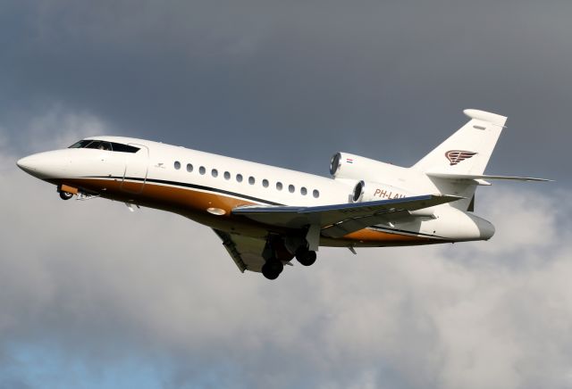 Dassault Falcon 900 (PH-LAU)