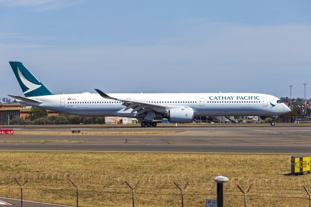 Airbus A350-1000 (B-LXM) - Cathay Pacific (B-LXM) Airbus A350-1041 taxiing at Sydney Airport.