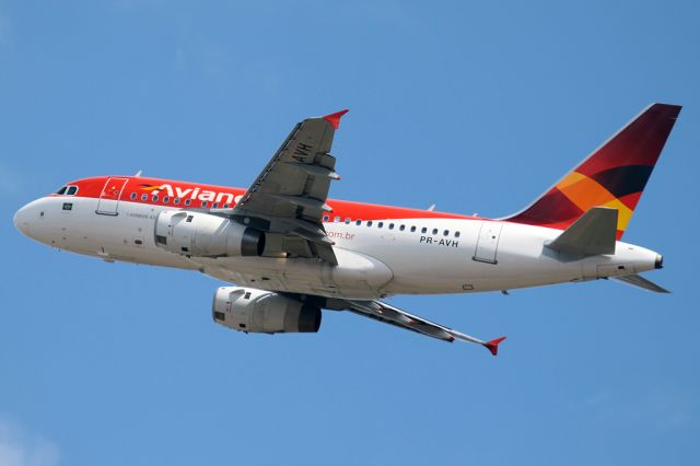 Airbus A318 (PR-AVH)