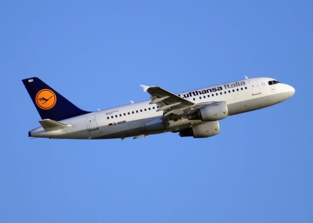 Airbus A319 (D-AKNH)