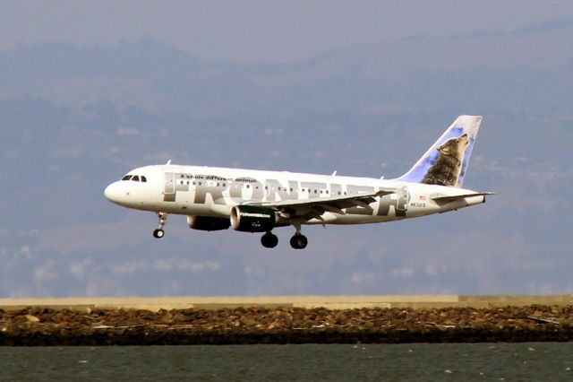 Airbus A319 (N933FR)