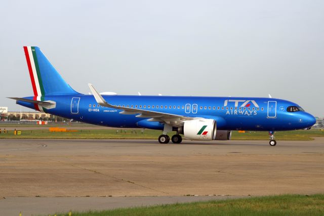 Airbus A320neo (EI-HOA) - Taxiing to Stand 415 on 7-Oct-23 operating flight ITY204 from LIRF on its first visit to EGLL.