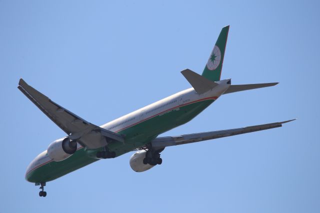 BOEING 777-300ER (B-16720)