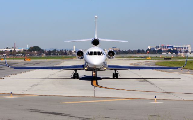 Dassault Falcon 900 (N76PW)