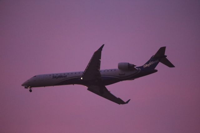 Canadair Regional Jet CRJ-700 (N768SK)