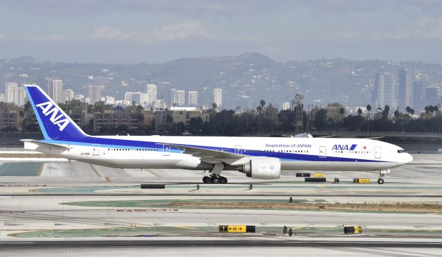 BOEING 777-300ER (JA781A) - Taxiing to gate at LAX