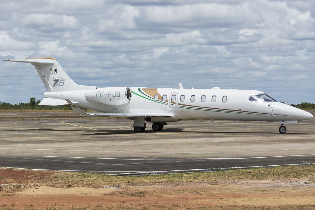 Bombardier Learjet 75 (PR-FJB)