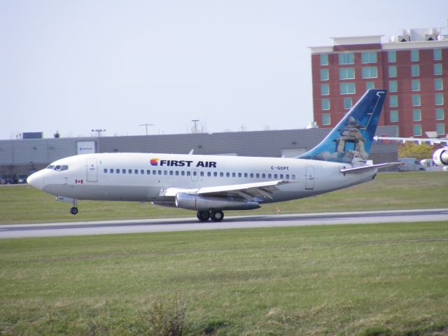 Boeing 737-200 (C-GCPT) - Inukshuk tail