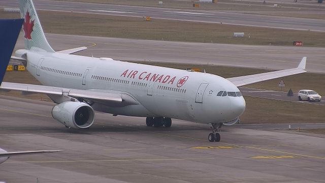 Airbus A330-300 (C-GFUR)