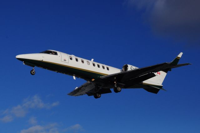 Learjet 45 (C-GCMP) - Piste 29 Aéroport Int. Jean Lesage Québec.26 décembre 2014