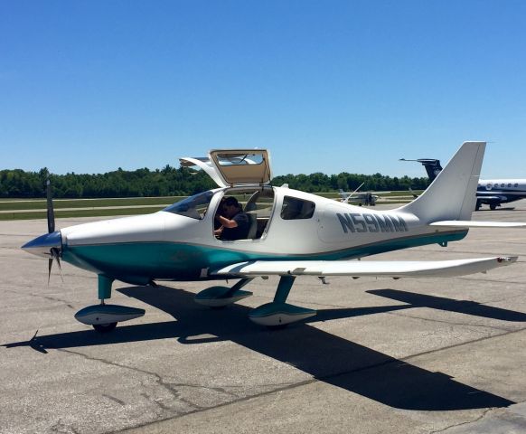 Cessna 350 (N59MM)