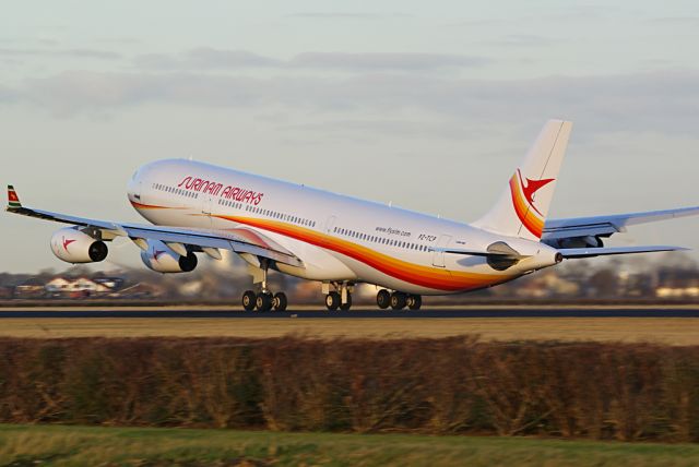 Airbus A340-300 (PZ-TCM)