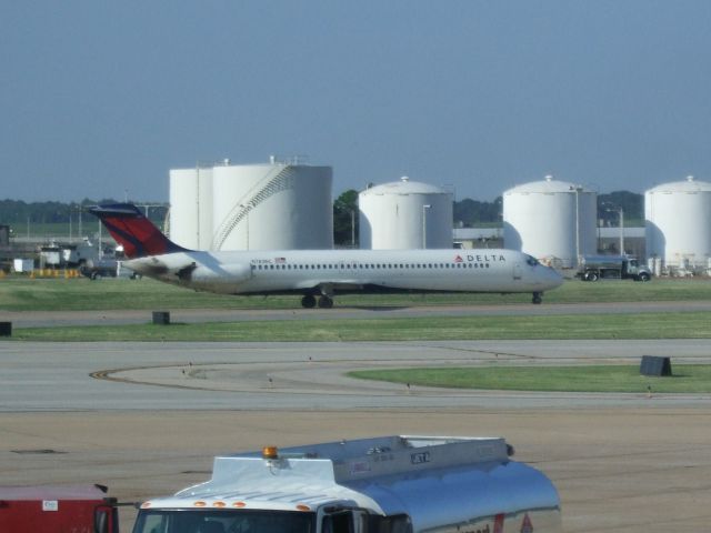 McDonnell Douglas MD-80 (N783NC)