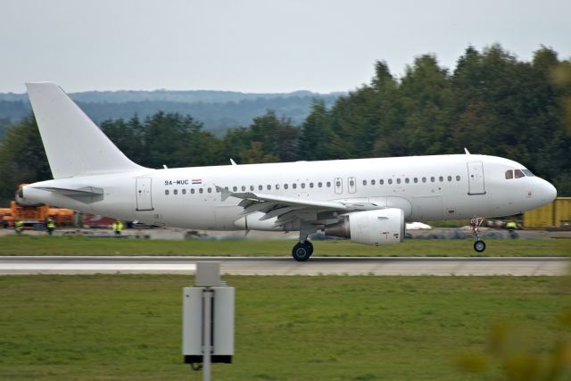 Airbus A319 (9A-MUC)