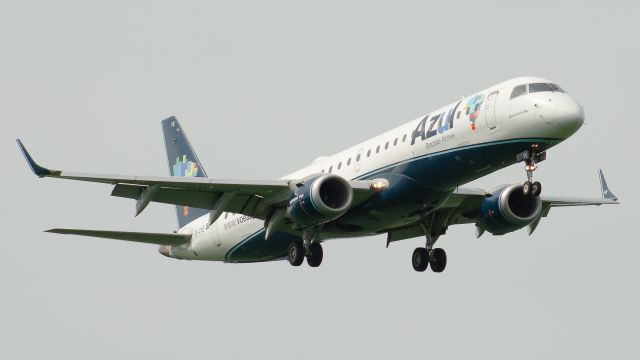 Embraer ERJ-190 (PR-AYE)