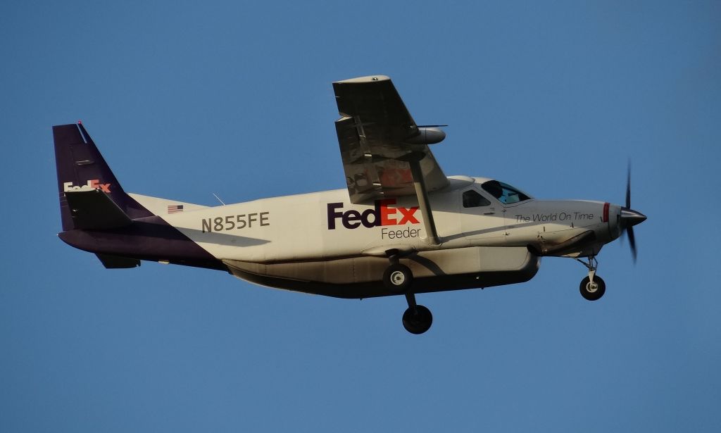 Cessna Caravan (N855FE) - Outbound PTP/TFFR on 29 December 2017.