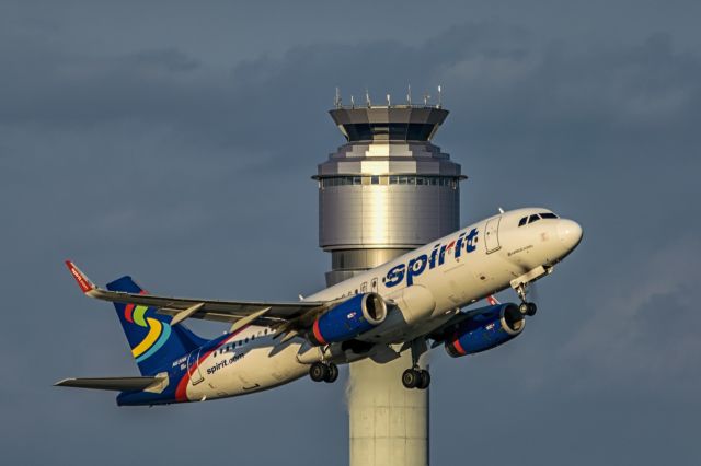 Airbus A320 (N631NK)