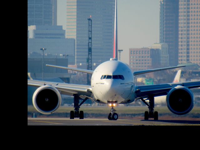 BOEING 777-300ER (A6-ECU)