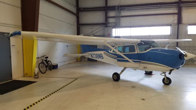 Cessna Skyhawk (N738NB)