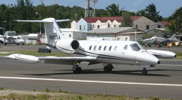 Learjet 35 (N986SA)