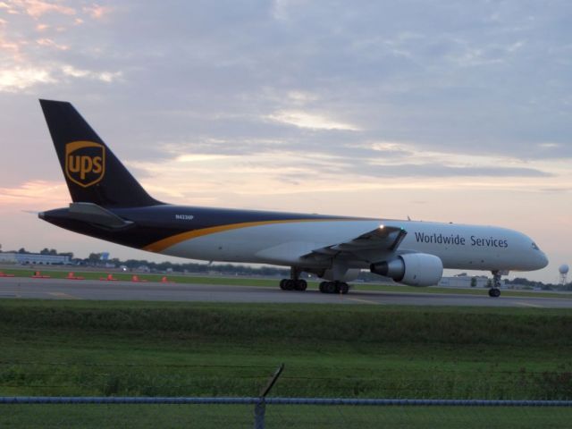 Boeing 757-200 (N423UP)