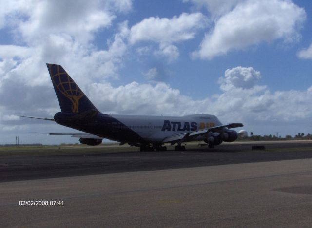 Boeing 747-200 (N528MC)