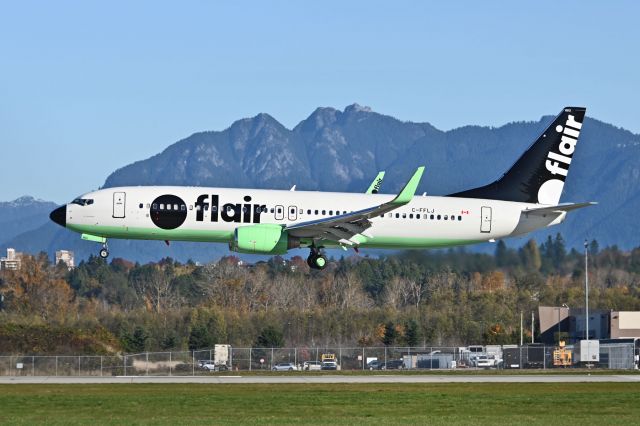 Boeing 737-800 (C-FFLJ)