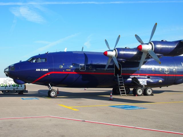 Antonov An-12 (UR-CGV)