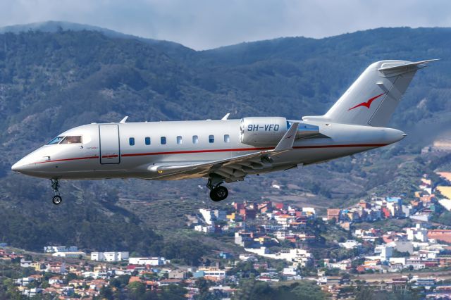 Canadair Challenger (9H-VFO)