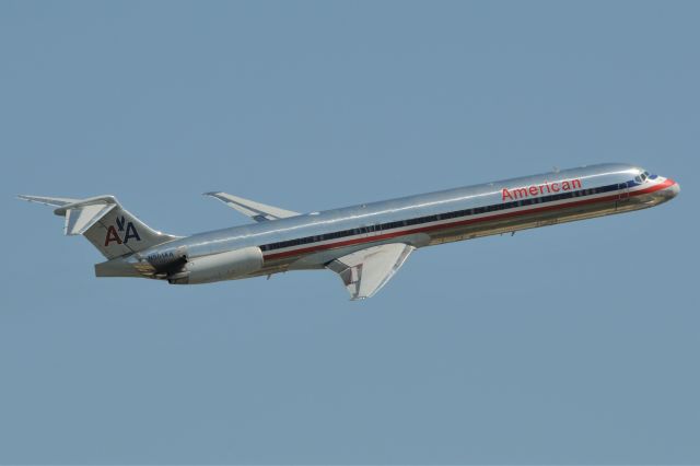 McDonnell Douglas MD-82 (N501AA)