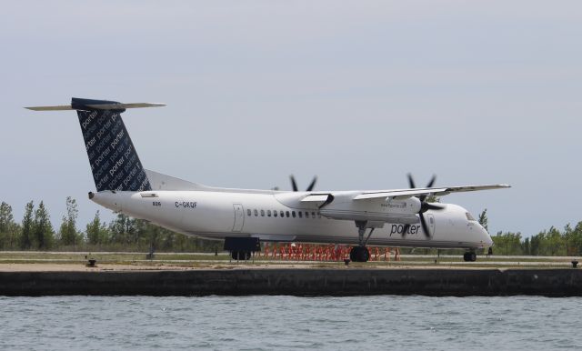 de Havilland Dash 8-400 (C-GKQF)